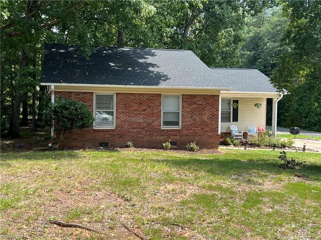 Property Photo:  611 Woodland Drive  NC 28138 