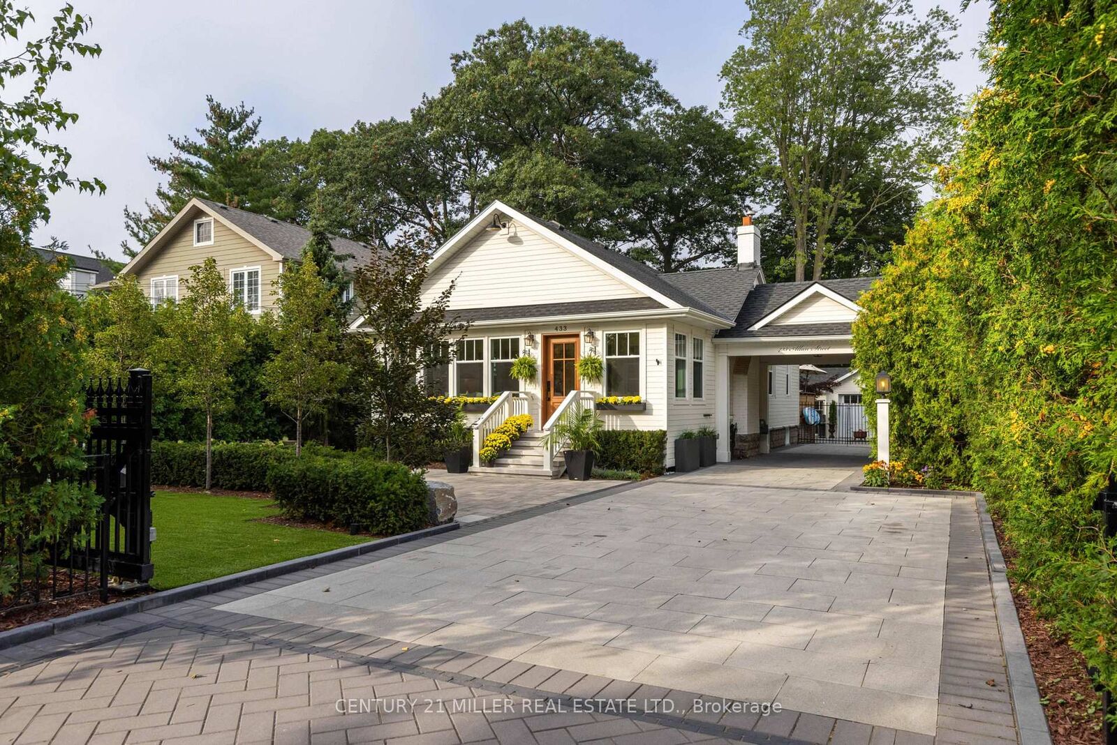 Photo de la propriété:  433 Allan Street  ON L6J 3R1 