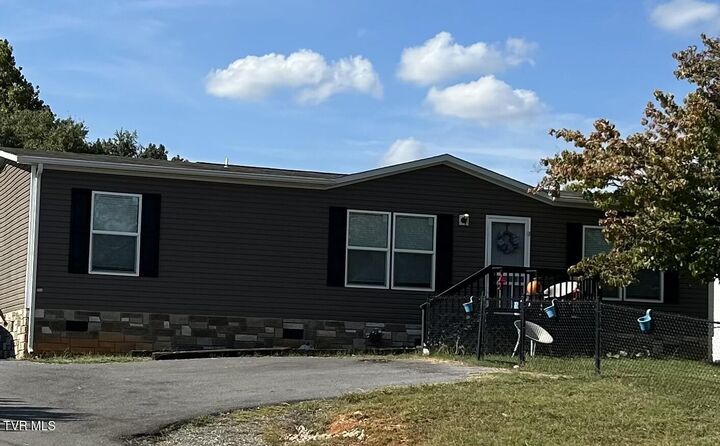Property Photo: 1512 Bloomingdale Road TN 37660