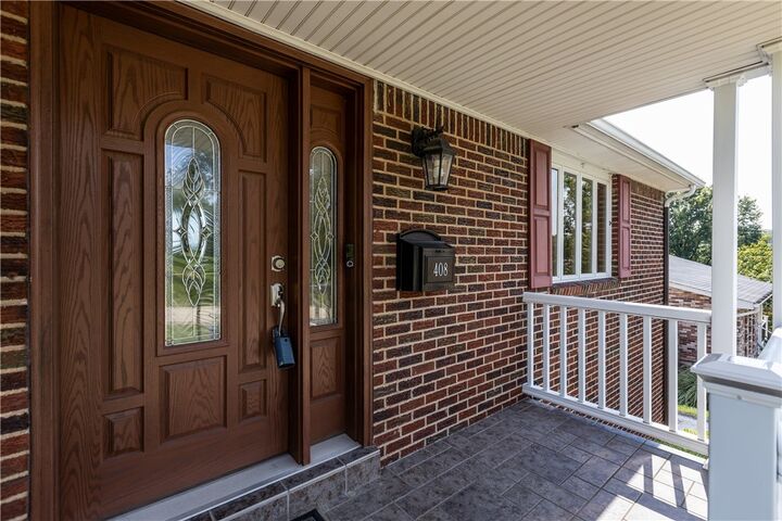 Property Photo:  408 Middlesex Road  PA 15135 