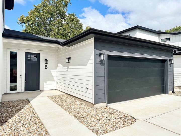 Property Photo:  200 W Goforth Road  TX 78610 