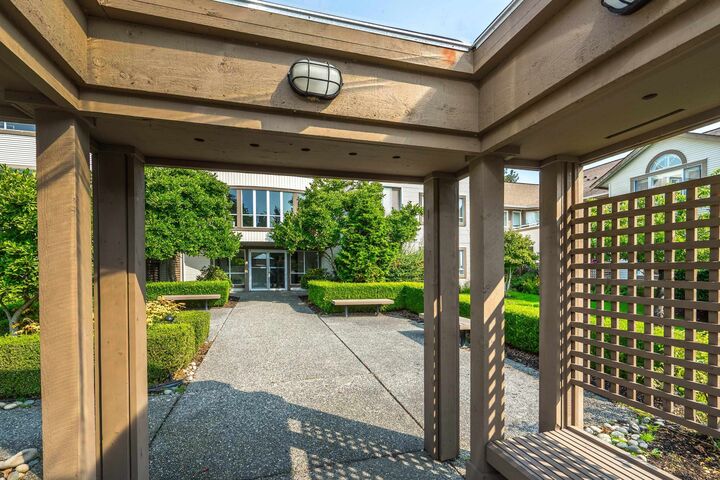 Property Photo:  15991 Thrift Avenue 218  BC V4B 2M9 