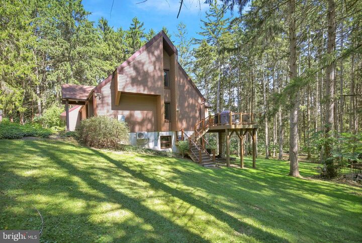 Property Photo:  176 Imperial Drive  PA 19540 