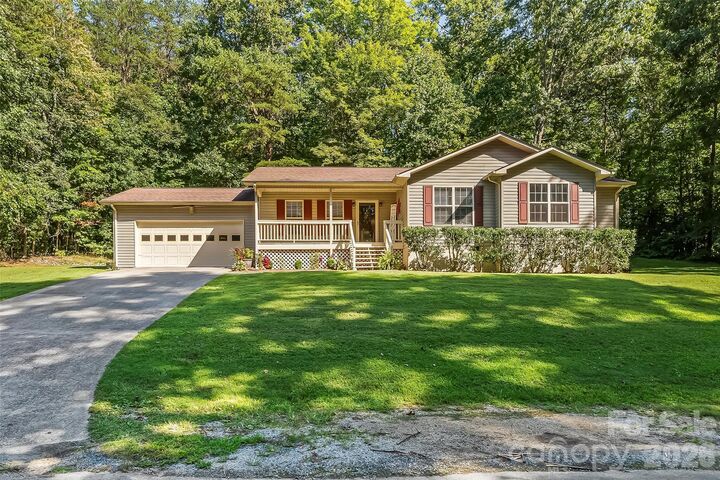 Property Photo:  132 Dogwood Heights Drive  NC 28752 