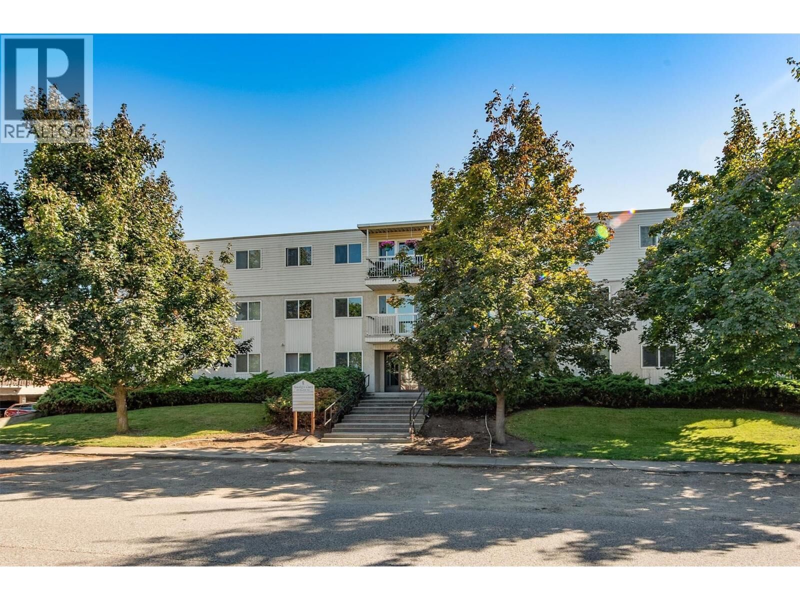 Property Photo:  625 Rowcliffe Avenue 101  BC V1Y 5Y8 