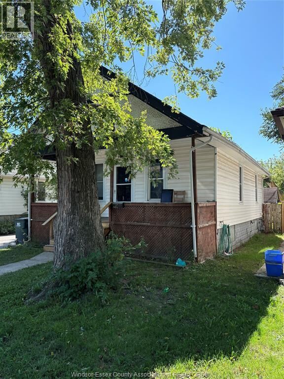 Property Photo:  559 Grove  ON N9A 6G5 