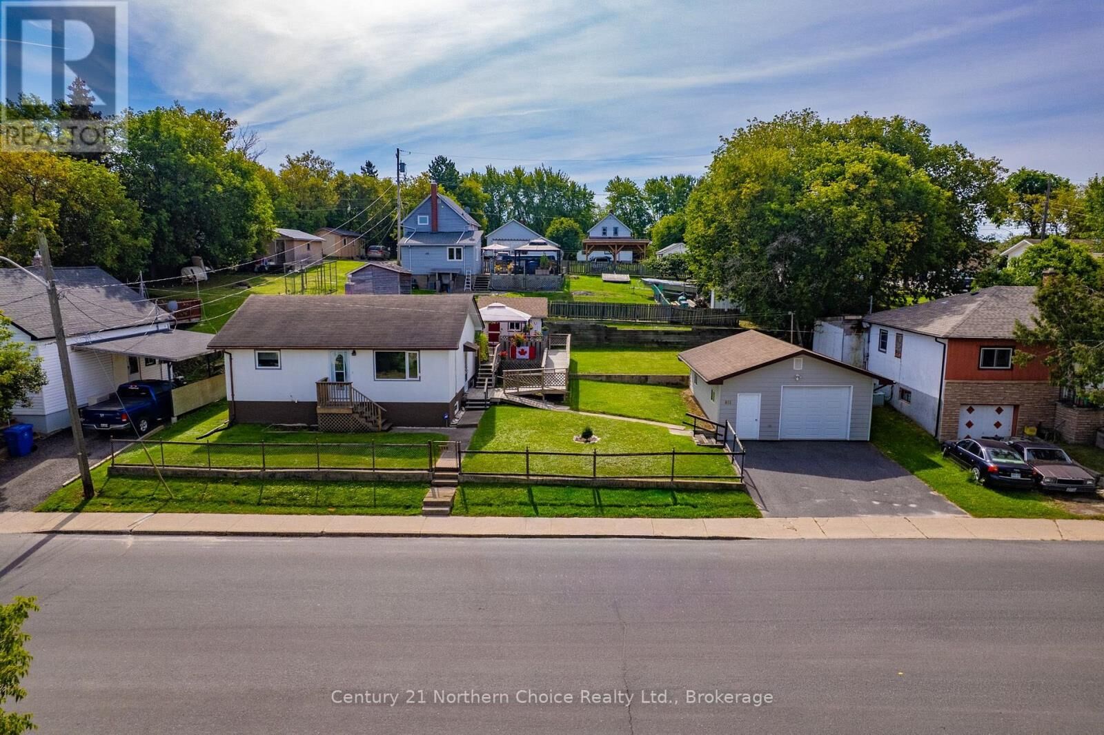 Property Photo: 811 Fourth Street North ON P9N 2N6