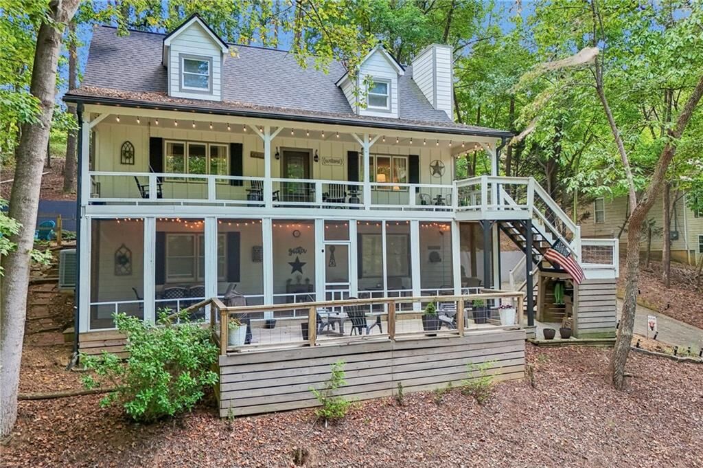 Property Photo:  211 Hillside Drive  GA 30183 