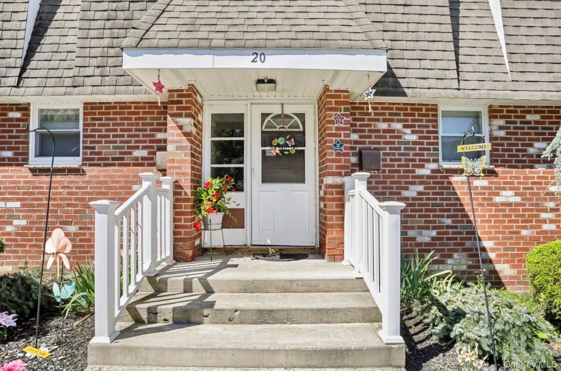 Property Photo:  20 Crescent Drive 79  NY 10984 