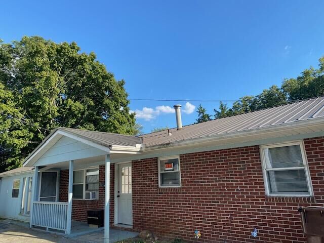 Property Photo:  811 W Cates Street  TN 37760 