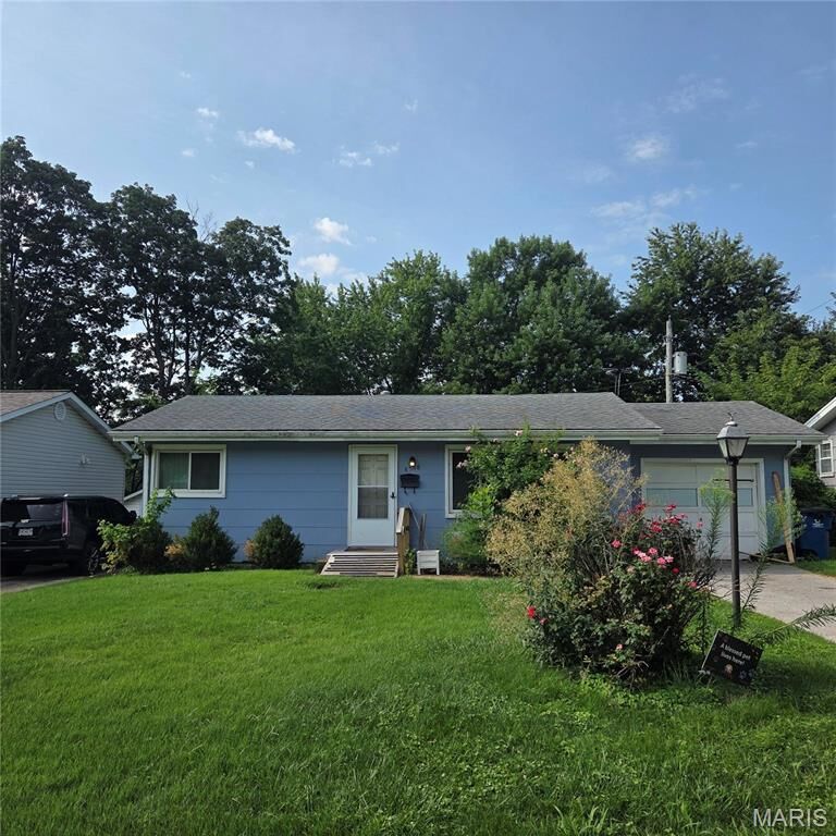 Property Photo: 8568 Ardelia Avenue MO 63114