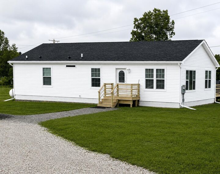 Property Photo: 823 Hammont Street MI 48867