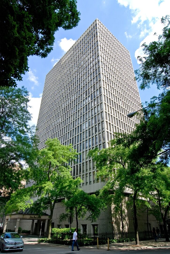 Property Photo: 1 E Scott Street 1907 IL 60610