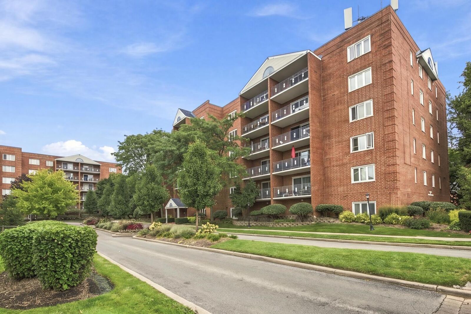 Property Photo: 6530 W Irving Park Road 501 IL 60634
