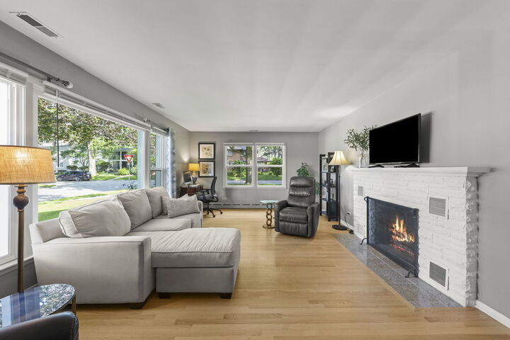 Property Photo:  304 S Loomis Street  IL 60540 