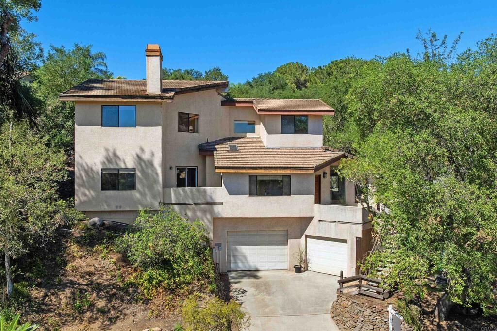 Property Photo: 28338 Meadow Glen Way W CA 92026