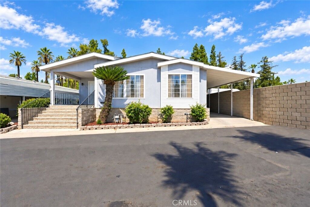 Property Photo:  840 E Foothill 205  CA 91702 