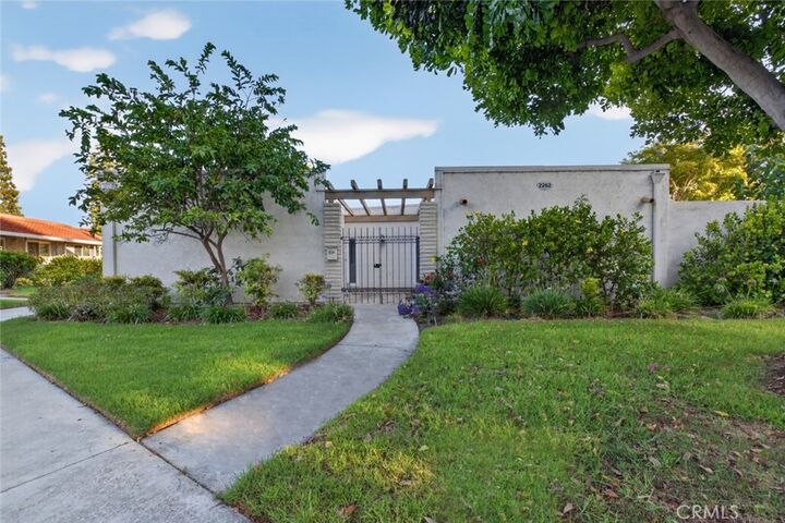 Property Photo:  2262 Via Puerta D  CA 92637 