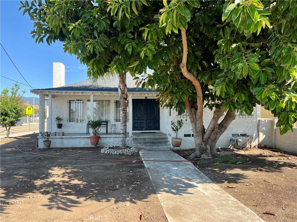 Property Photo:  582 25th  CA 92405 