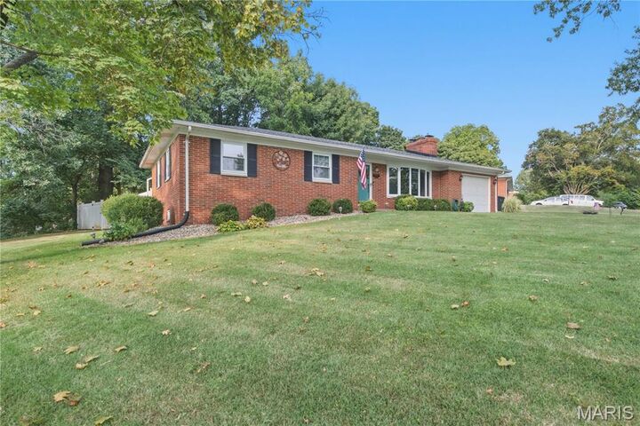 Property Photo: 917 Clearview Drive IL 62223