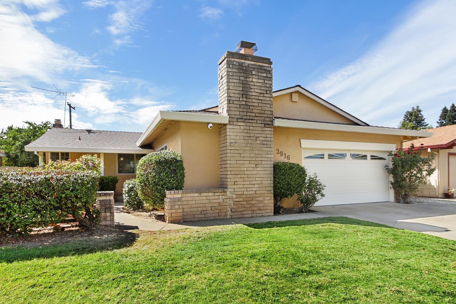 Property Photo:  2916 Notre Dame Drive  CA 95826 