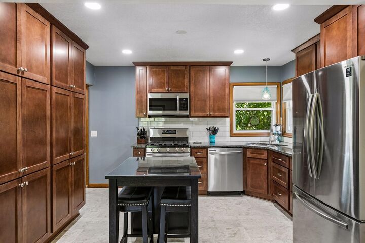 Property Photo: 7608 Viewcrest Lane MN 55427