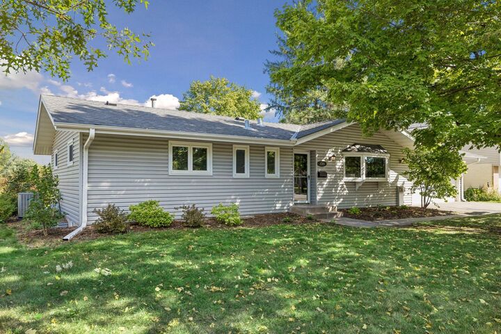 Property Photo:  2301 Flag Avenue S  MN 55426 