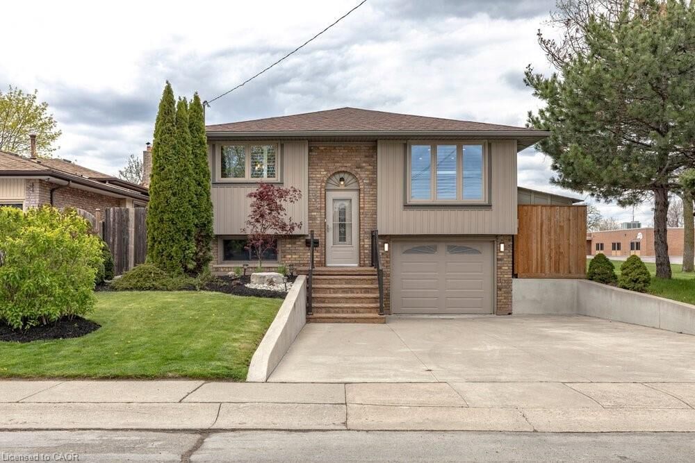 Property Photo:  116 Highridge Avenue  ON L8E 3Y9 