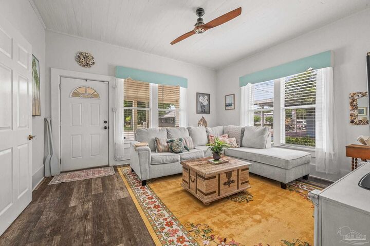 Property Photo:  1220 E Cervantes  FL 32501 