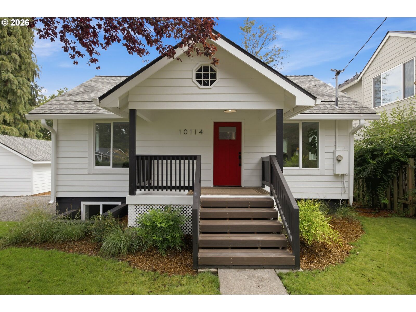 Property Photo: 10114 N Calhoun Ave OR 97203