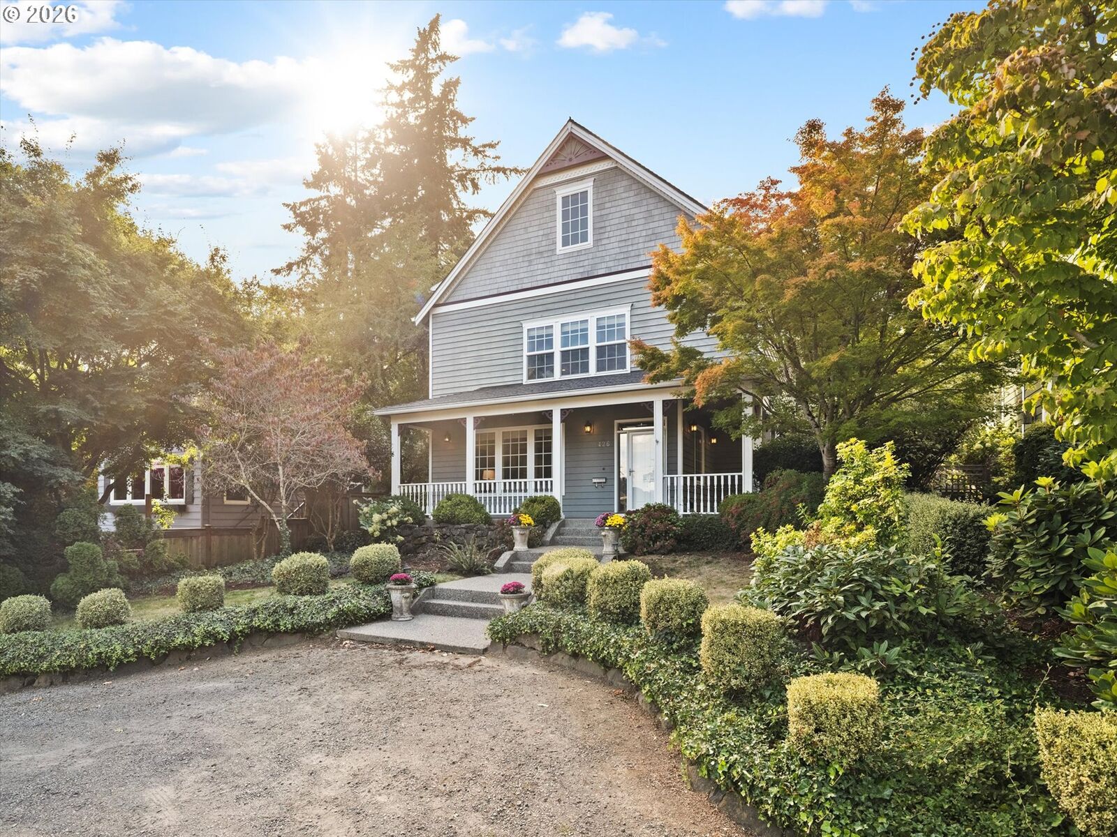 Property Photo:  426 7th St  OR 97034 