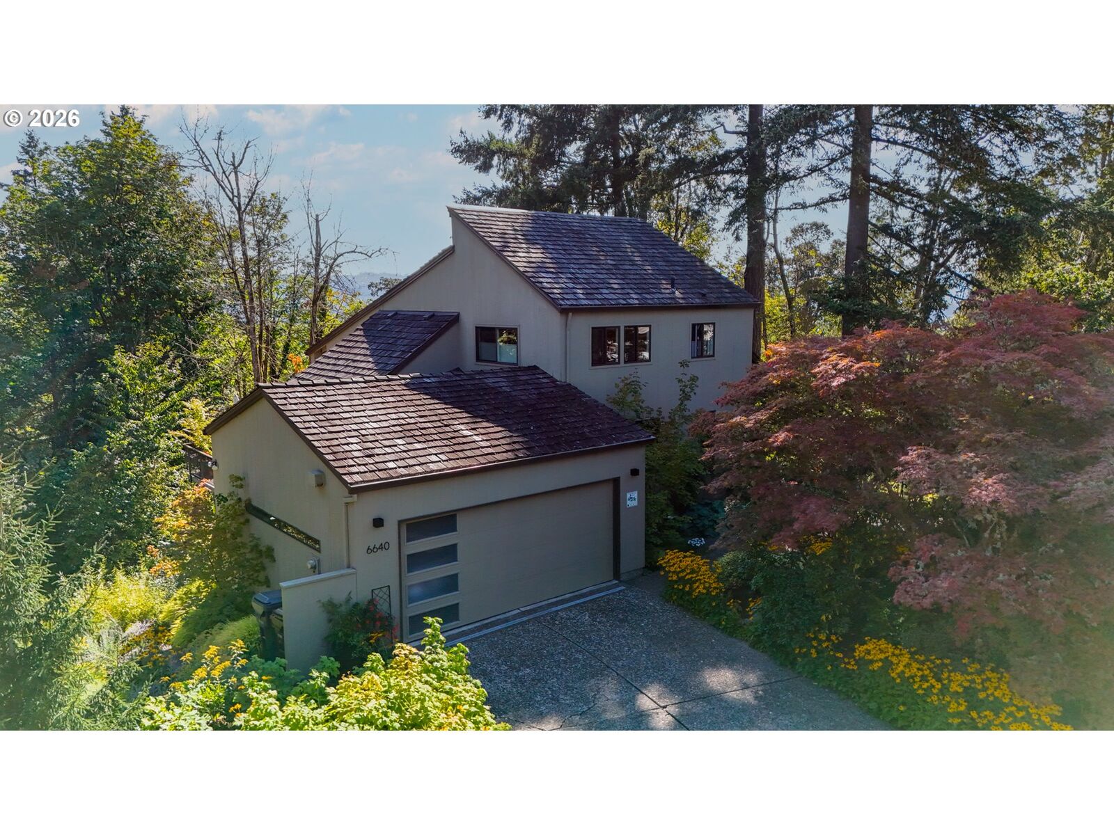 Property Photo:  6640 Parkway Dr  OR 97027 
