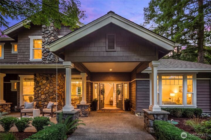 Property Photo: 2609 E Beaver Lake Drive SE WA 98075