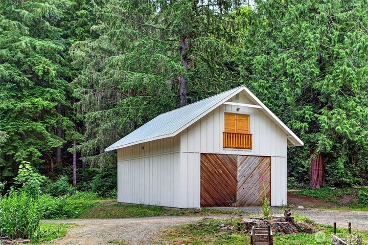 Property Photo: 16928 464th Way SE WA 98045