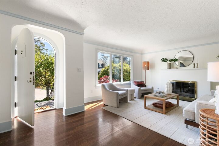 Property Photo: 3829 45th Avenue SW WA 98116