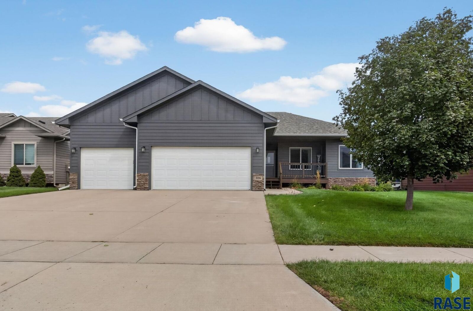 Property Photo: 606 Marie Dr SD 57032