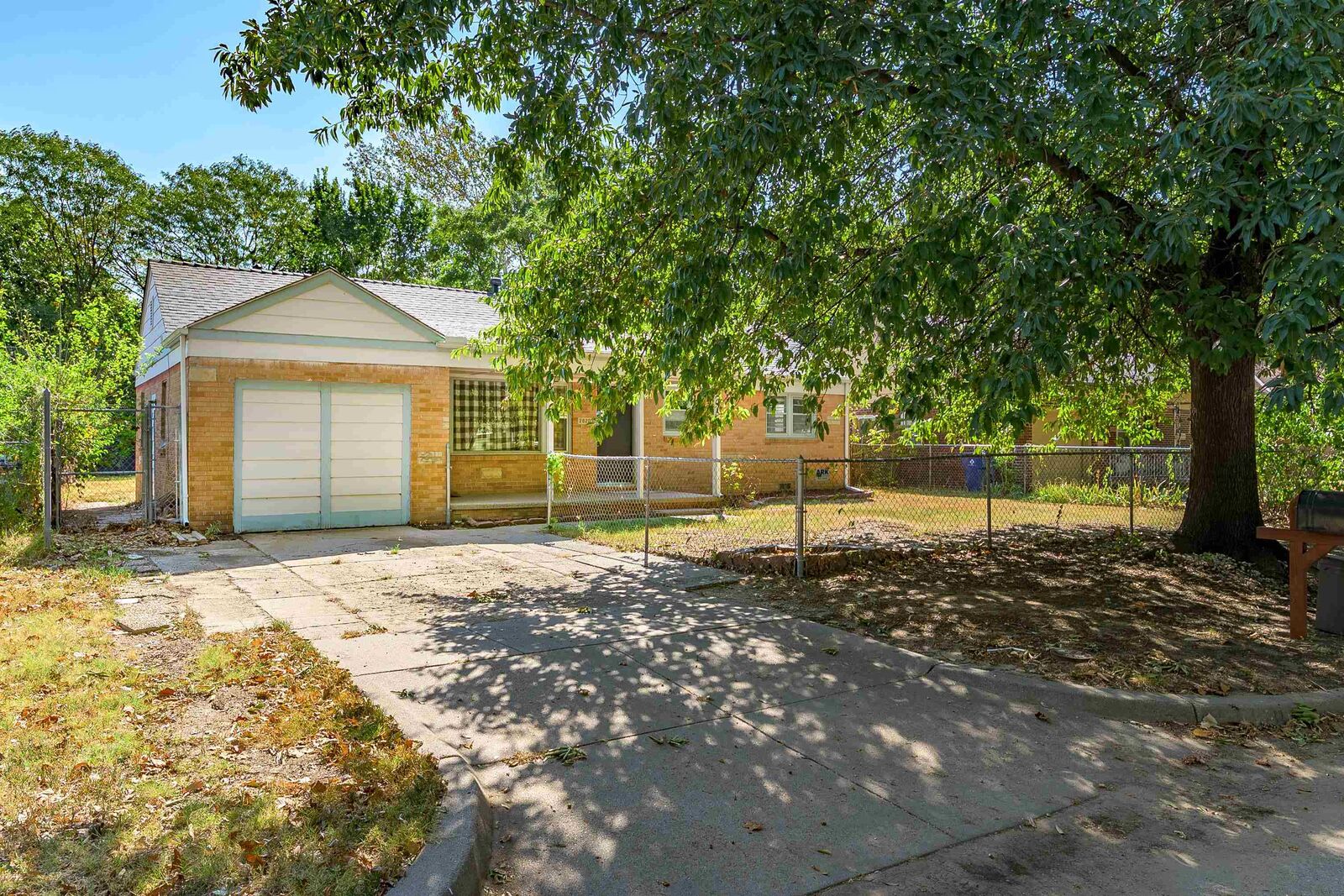 Property Photo: 2820 S Mosley St KS 67216-1121