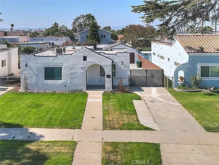 Property Photo: 1827 W 76th CA 90047