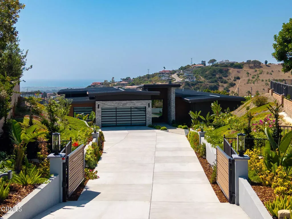Property Photo: 7152 Ridgecrest Court CA 93003