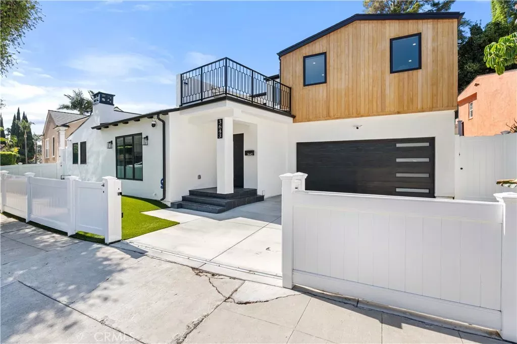 Property Photo:  3643 Olympiad  CA 90043 