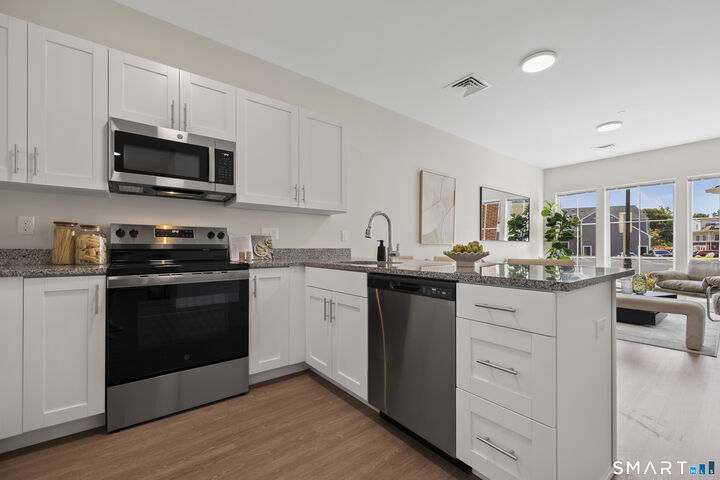 Property Photo: 55 Steele Boulevard 101 CT 06037