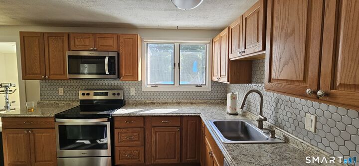 Property Photo:  157 Farnham Road  CT 06074 