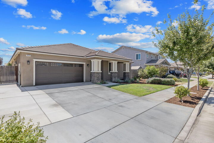 Property Photo:  4333 W Lark Avenue  CA 93291 