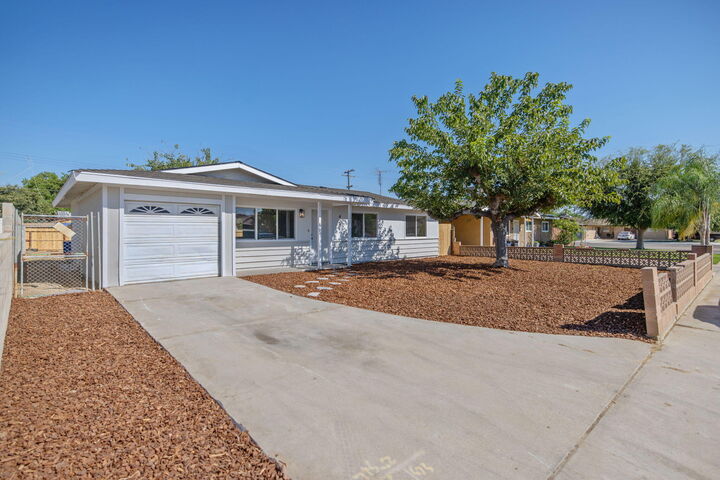 Property Photo: 420 7th Street CA 93250
