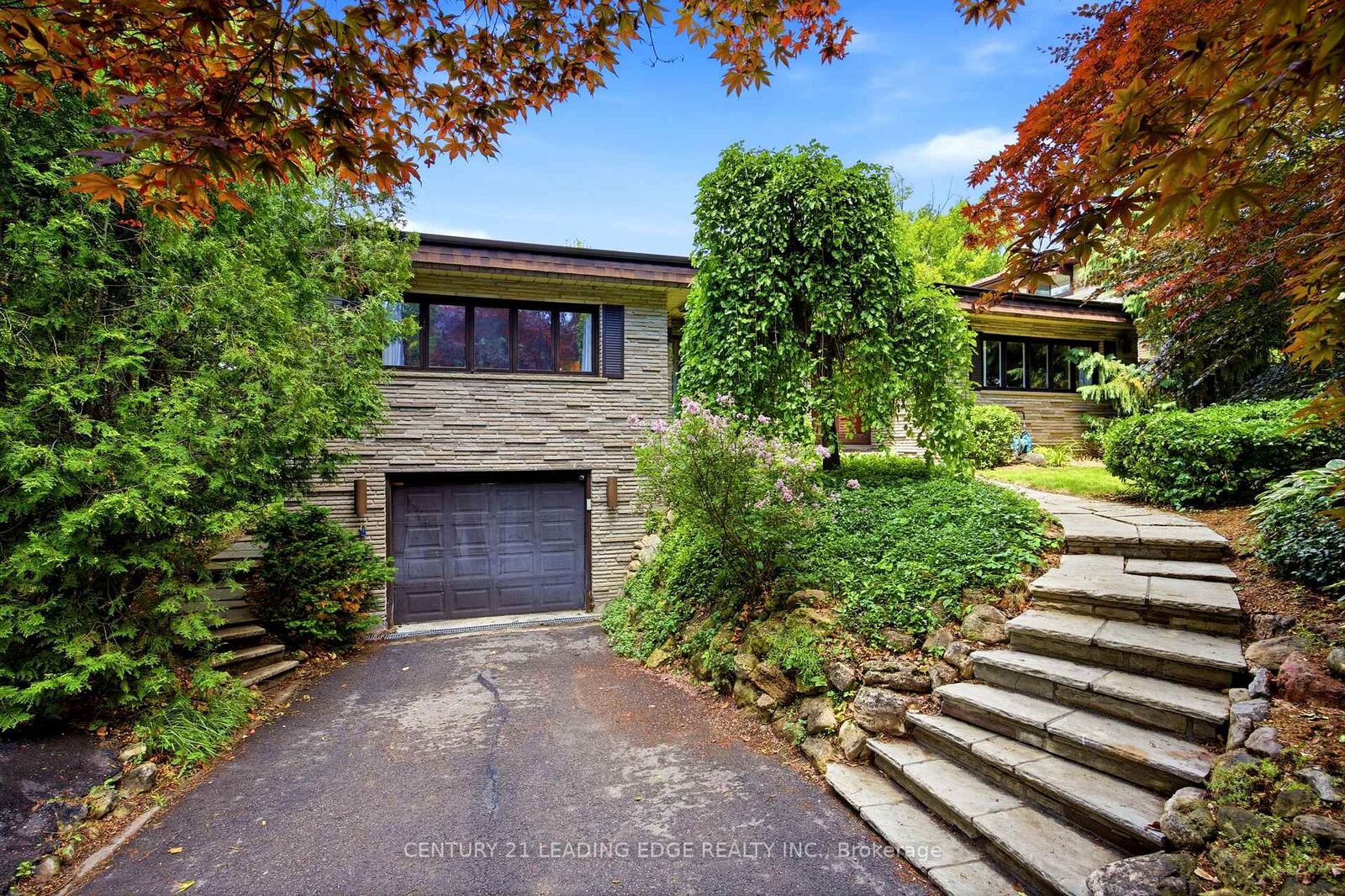 Property Photo:  128 Marica Avenue  ON L1G 3G8 