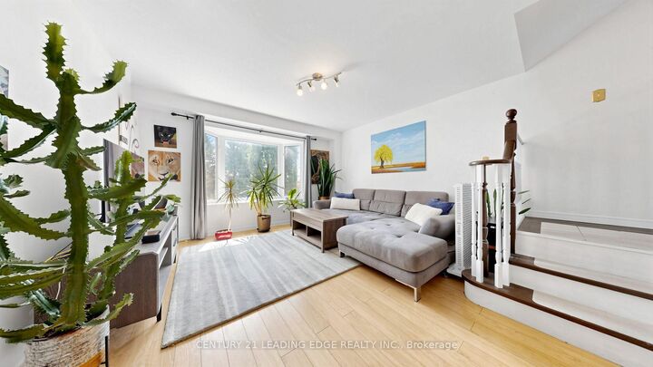 Property Photo:  152 Bartley Drive  ON M4A 1C5 