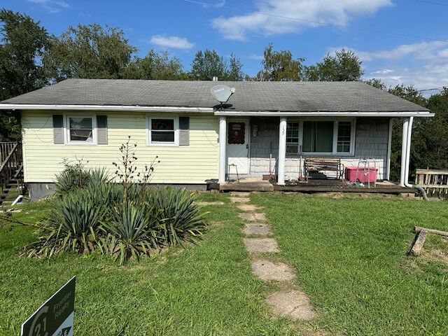 Property Photo:  159 Earnest Ave  PA 15063 