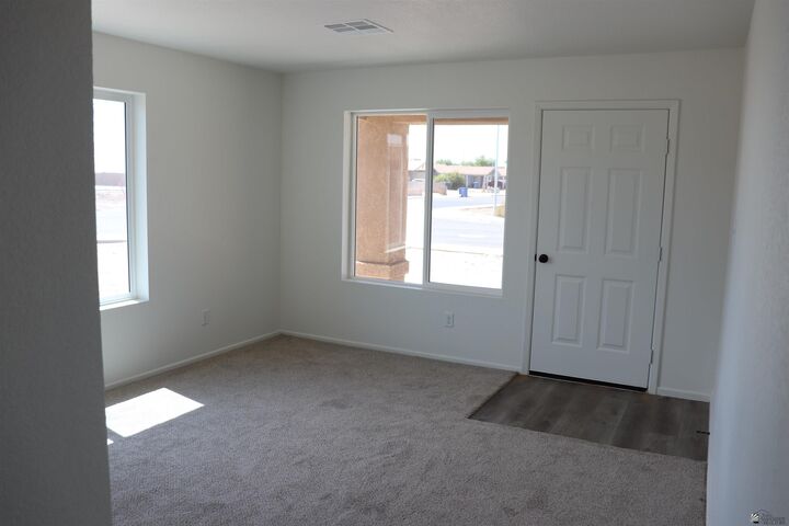 Property Photo: 1446 S San Joaquin AZ 85350