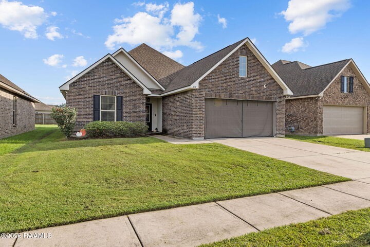 Property Photo:  212 Burndap Way  LA 70507 
