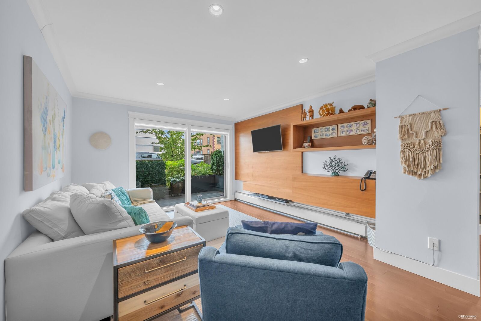 Property Photo:  2040 Cornwall Avenue 111  BC V6J 1E1 